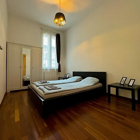Downtown Family Apartment *