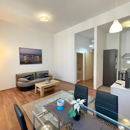 Downtown Family Apartment *