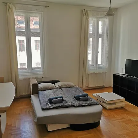 Downtown Family Apartment *